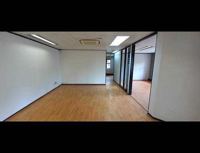 322M² OFFICE TO LET IN BRYANSTON